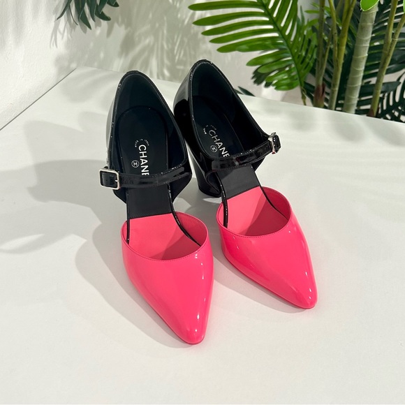 Authentic 2020 Cruise Chanel Neon Pink & Black Mary Jane Wedges size 35.5 - Picture 5 of 12